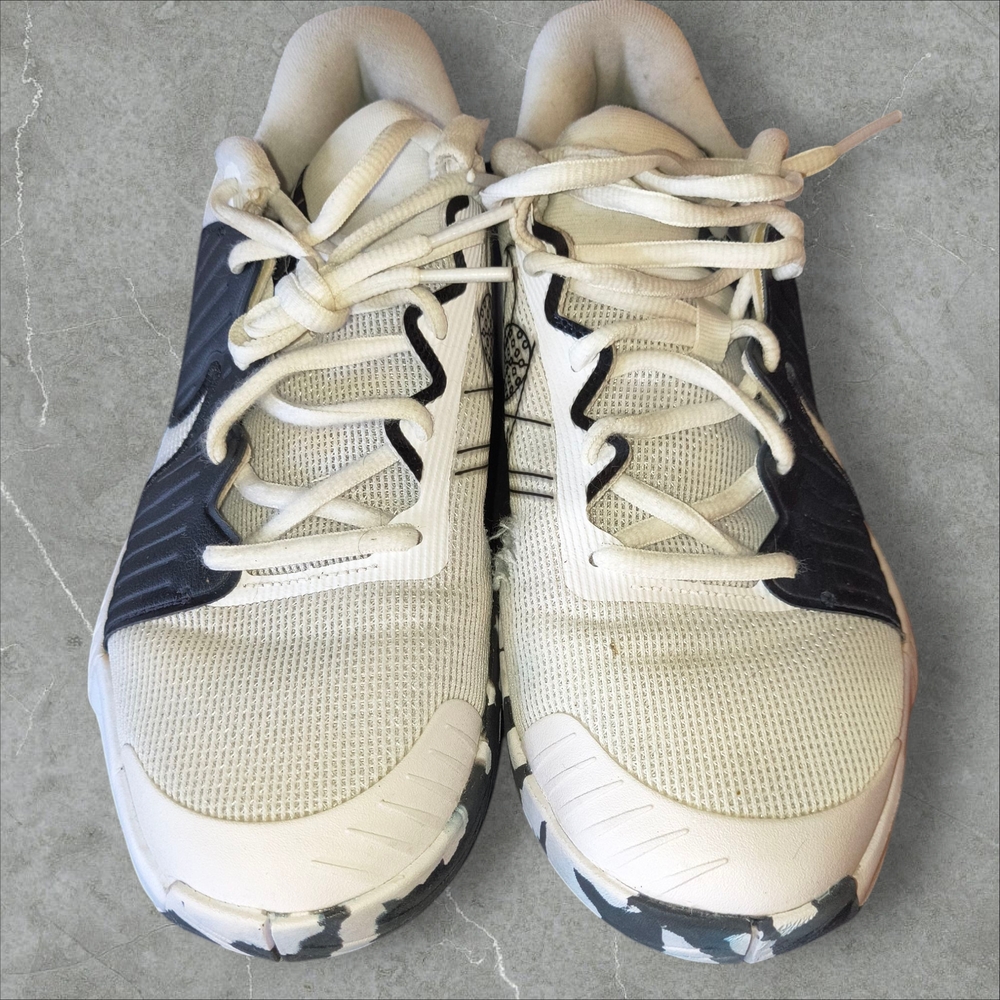 Nike White and Black Sneakers